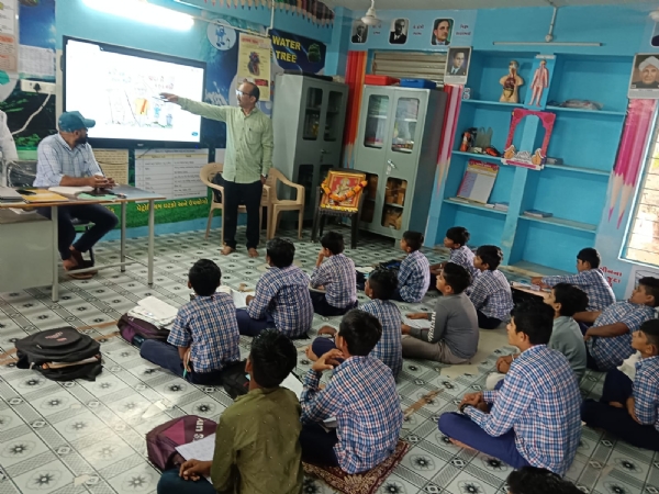 કુતિયાણા તાલુકાની શાળાઓમાં સ્વચ્છતા એક્શન પ્લાન દિવસની ઉજવણી કરાઈ.