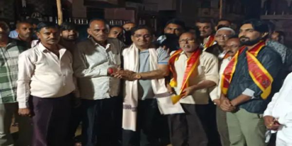 હારીજના જલિયાણ ગ્રુપના મિતેશભાઈ ઠક્કરે નવરાત્રિમાં 10 માંડવીમાં કર્યું રૂ. 1.11 લાખનું દાન