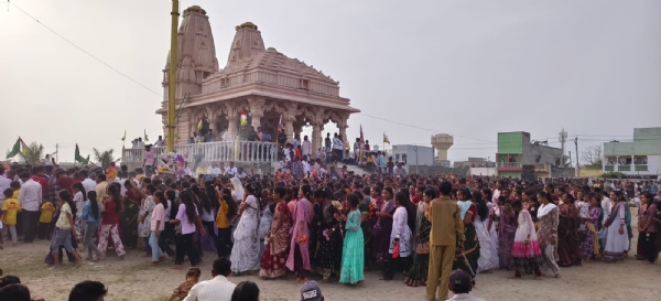 સુત્રાપાડા બંદર ખાતે સમગ્ર