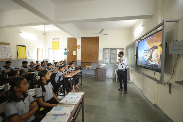 પ્રાચાર્ય ચેતનભાઈ હિરપરા
