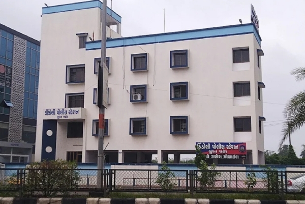 Dindoli police