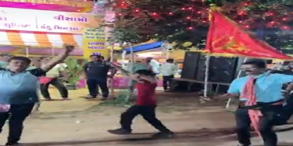 અંબાજી પદયાત્રામાં ત્રણ પેઢીનો ભક્તિભર્યો સાથ