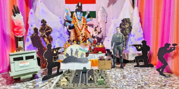 સૂત્રાપાડાના દક્ષા નગરમાં ઓપરેશન સિંદૂરની થીમ સાથે ગણેશોત્સવની ઉજવણી પંડાલમાં દર્શનાર્થીઓએ માણ્યો બાર જ્યોતિર્લિંગનો દર્શન અનુભવ
