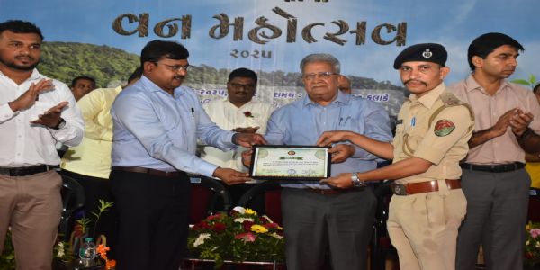 જિલ્લા કક્ષાના 76 માં વન મહોત્સવની પારડી ખાતે ઉજવણી