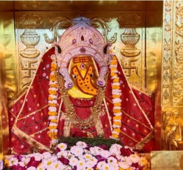 એઠોર ગામમાં સ્થિત પ્રાચીન ગણેશજીનું મંદિર ગામજનો માટે આસ્થા અને શ્રદ્ધાનું કેન્દ્ર