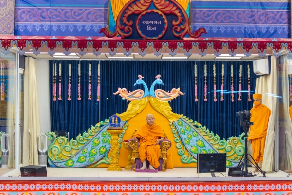 મહેસાણા ખાતે પરમ પૂજ્ય મહંતસ્વામી મહારાજનું ભવ્ય સ્વાગત