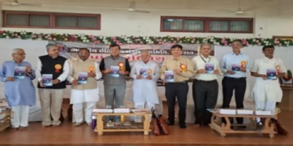 શંખેશ્વરના 108 જૈન મંદિર ખાતે ઇતિહાસ સંકલન સમિતિનું અધિવેશન યોજાયું