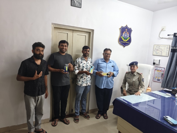રાણાવાવ પોલીસ દ્વારા તેરા તુજકો અર્પણ કાર્યક્રમ યોજાયો.