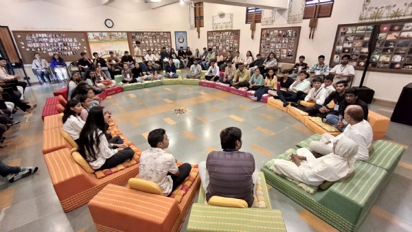 વિદ્યાર્થીઓએ પર્યાવરણ સ્વચ્છતા સંસ્થાની મુલાકાત લીધી