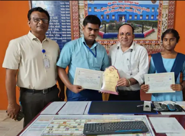 પાટણના ધાર્મિક બારોટ દ્વારા જિલ્લા સાયન્સ સેમિનારમાં પ્રથમ સ્થાન
