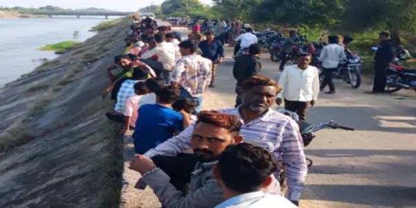 નર્મદા કેનાલમાંથી યુવક અને સગીરાનો મૃતદેહ મળતા ચકચાર