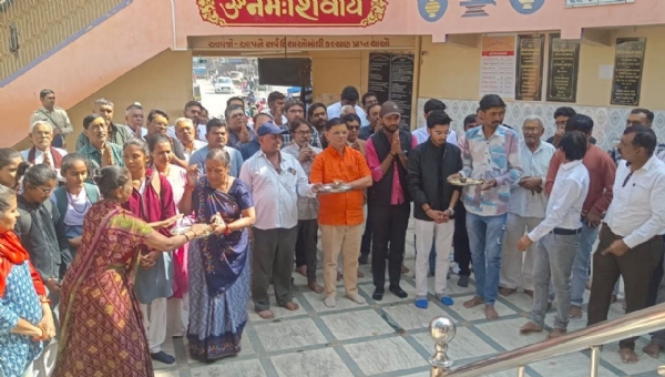 સાવરકુંડલાના રિદ્ધિ સિદ્ધિ મહાદેવ મંદિરે ધારાસભ્ય મહેશભાઈ કસવાળાના હસ્તે પૂજન તથા લઘુરુદ્ર યજ્ઞ