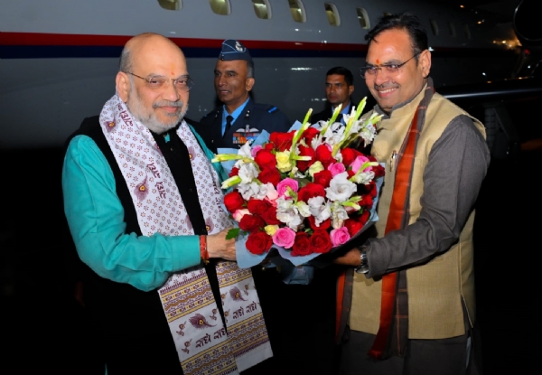 અમિત શાહના આગમન પર મુખ્યમંત્રી ભજનલાલ શર્માએ તેમનું સ્વાગત કર્યું