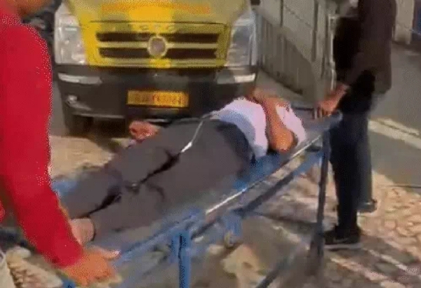 હારીજ-ચાણસ્મા હાઇવે પર એક્ટિવા ચાલકને બચાવવાના પ્રયાસ દરમિયાન લકઝરી બસ પલટી, બેના મોત અને 18 ઈજાગ્રસ્ત