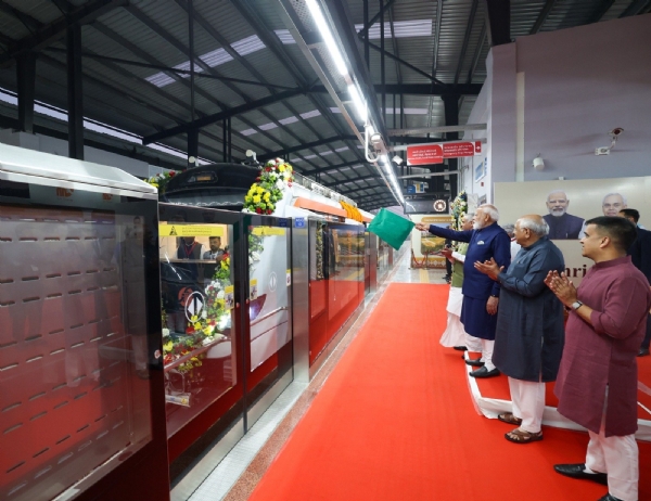 વડાપ્રધાન નરેન્દ્ર મોદી વડાપ્રધાન નરેન્દ્ર મોદી