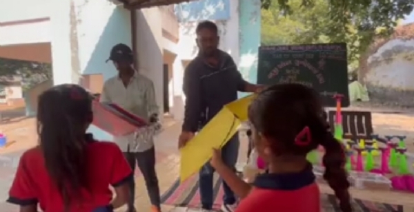 ઉતરાયણે સદગુરુ પરિવાર દ્વારા બાળકોને પતંગ-દોરીનું વિતરણ