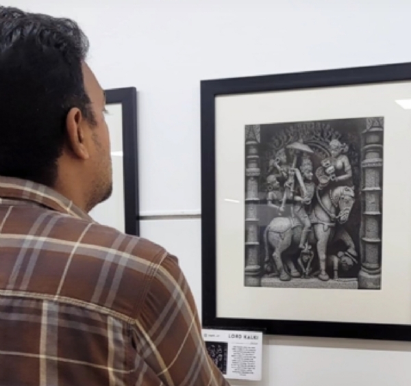 પાટણના કલાકાર યોગેશ યોગીનું ભગવાન કલ્કીનું ભવ્ય ચારકોલ ચિત્ર