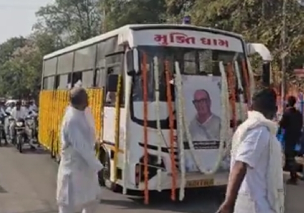 સિદ્ધપુરના ગાંધીવાદી કાર્યકર રમીલાબેન ગાંધીનું નિધન, અંતિમયાત્રામાં મોટી સંખ્યામાં નગરજનો, અનુયાયીઓ અને શુભેચ્છકો જોડાયા