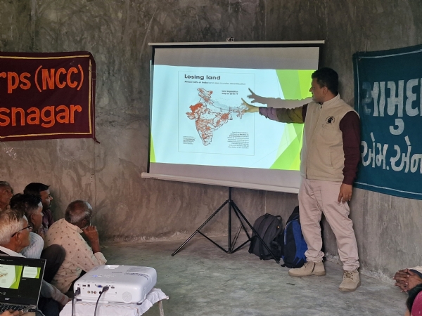 ગૌ આધારિત પ્રાકૃતિક કૃષિ દ્વારા સમૃદ્ધ ભારત તરફ એક પગલું ગૌ આધારિત પ્રાકૃતિક કૃષિ દ્વારા સમૃદ્ધ ભારત તરફ એક પગલું