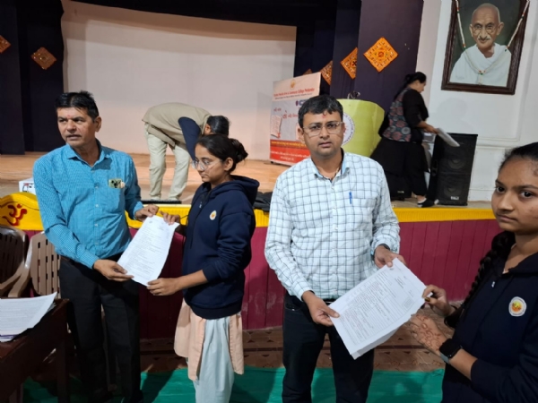 ગુરુકુલ મહિલા કોલેજ ખાતે રાષ્ટ્રીય યુવા દિવસ નિમિતે યુવા મતદાતા નામ નોંધણી શિબિર યોજાઈ.