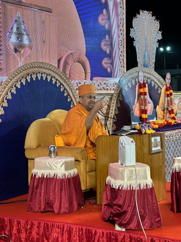 માનવ ઉત્કર્ષ મહોત્સવમાં ‘પારિવારિક સંવાદિતા’ વિષય પર અપૂર્વમુની સ્વામીનું પ્રેરણાદાયક વ્યાખ્યાન