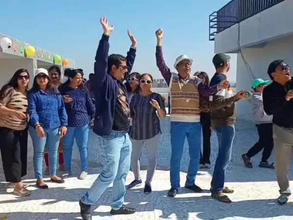 પતંગોત્સવ ની રમઝટ