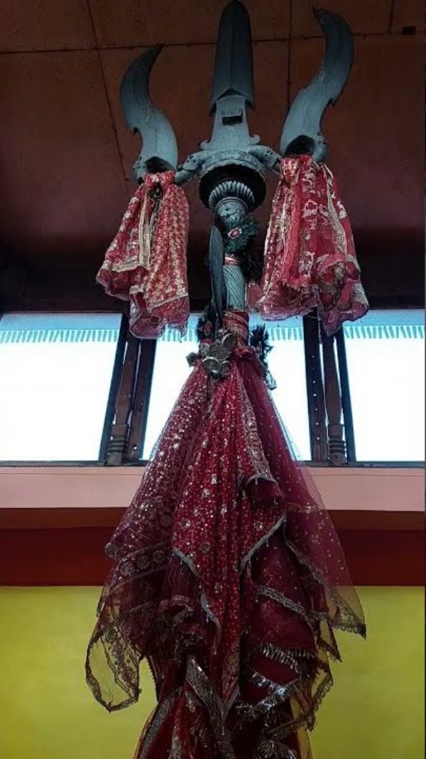 AMBAJI NA TRISHULIYA GHAT MA MUKASHE TRISHUL