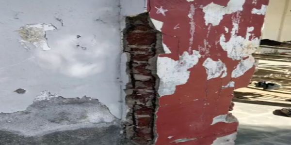 પાટણ તાલુકાના સંખારી ગામની પ્રાથમિક શાળાના જર્જરિત ઓરડાઓ દૂર કરવાની માંગ