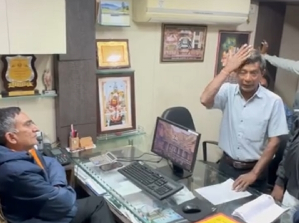 પાટણ નાગરિક સહકારી બેંકની ભરતી મુદ્દે વિવાદ, બેંકના ચેરમેન મહેન્દ્ર પટેલે સ્પષ્ટતા કરતાં જણાવ્યું કે ભરતી પ્રક્રિયા સંપૂર્ણપણે પારદર્શક રીતે કરવામાં આવી છે