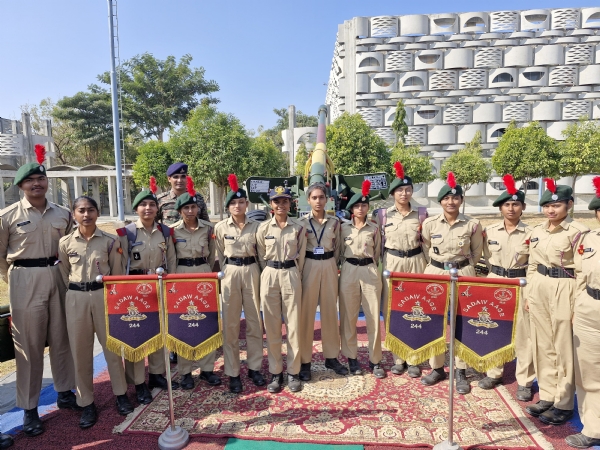 એમ.એન. કોલેજના એનસીસી કેડેટ્સે ઇન્ડિયન આર્મી ડે નિમિતે રાષ્ટ્રીય રક્ષા યુનિવર્સિટીમાં “નો યોર આર્મી” કાર્યક્રમની મુલાકાત લીધી