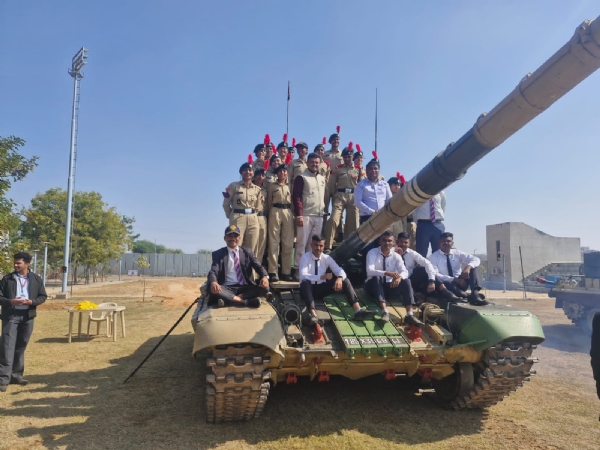 એમ.એન. કોલેજના એનસીસી કેડેટ્સે ઇન્ડિયન આર્મી ડે નિમિતે રાષ્ટ્રીય રક્ષા યુનિવર્સિટીમાં “નો યોર આર્મી” કાર્યક્રમની મુલાકાત લીધી