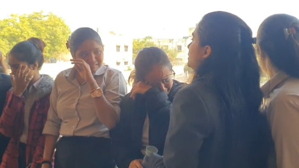 જે.એન.રૂપારેલ કોલેજ ખાતે એમ.બી.એના 42 વિદ્યાર્થીઓનું ભાવિ અંધકારમય.