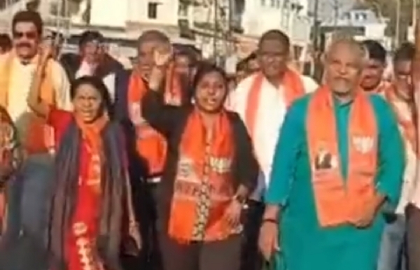 મહારાષ્ટ્ર મ્યુનિસિપલ કોર્પોરેશનની ચૂંટણીમાં ભારતીય જનતા પાર્ટીના વિજય બાદ પાટણમાં ભાજપની ઉજવણી કરવામાં આવી.