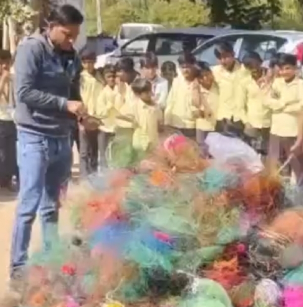 કરુણા અભિયાન અંતર્ગત ચંદ્રુમાણા શાળામાં પતંગ દોરીનો નાશ