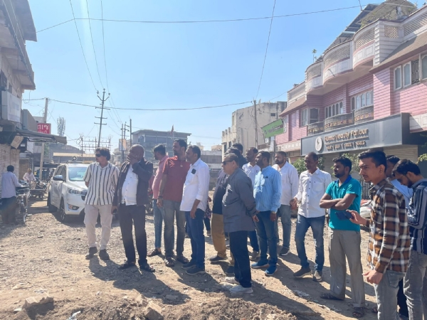 અમરેલી શહેરમાં ચાલી રહેલા C.C રોડ નિર્માણ કાર્યનું સ્થળ પર નિરીક્ષણ