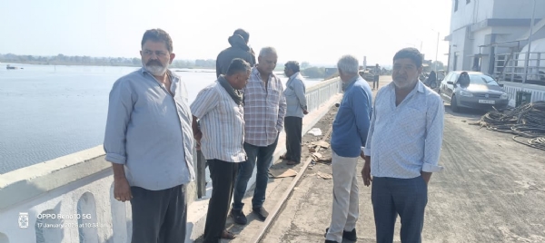 ભાદર - 2 ડેમ માંથી સિંચાઈનું પાણી છોડવતા ધારાસભ્ય કાંધલ જાડેજા.