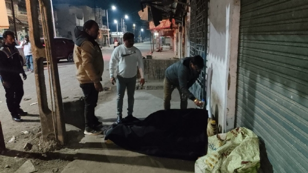 નિરાધાર લોકોને વિનામૂલ્યે ગરમ ધાબળાનું વિતરણ