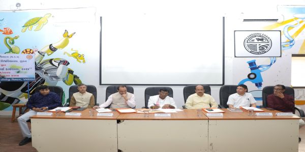 વીર નર્મદ યુનિવર્સિટીમાં રાષ્ટ્રીય સેવા યોજના-NSS અંતર્ગત પ્રોગ્રામ ઓફિસરો માટે પ્રશિક્ષણ વર્ગ યોજાયો