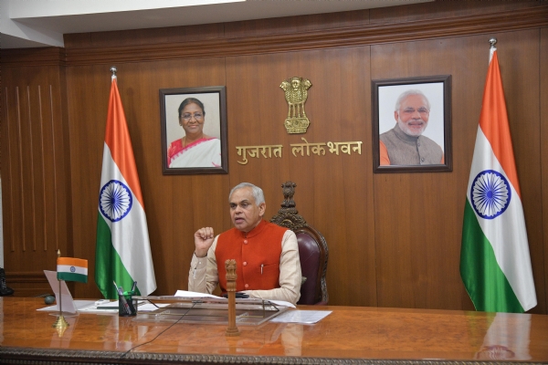 રાજ્યપાલ આચાર્ય દેવવ્રત