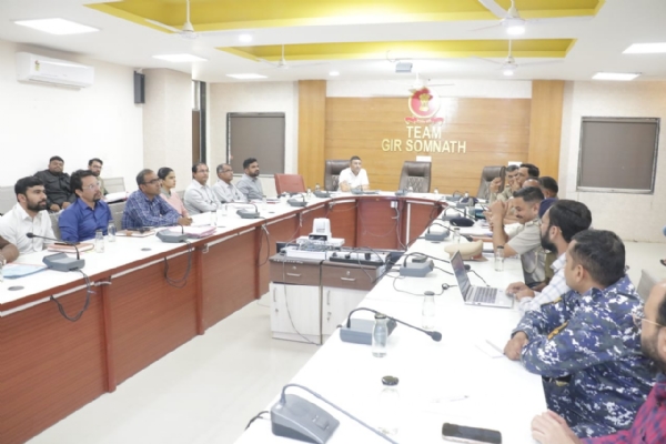 કલેક્ટર કચેરી ખાતે રોડ સેફ્ટી, કોસ્ટલ સિક્યોરિટી સહિતની