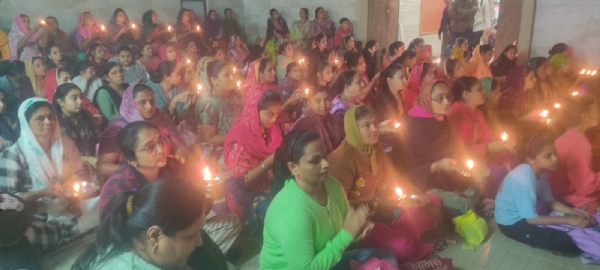 મહાલક્ષ્મી મંદિરે 108 દીપમાળાના શ્રુગાર દર્શન યોજાયા.