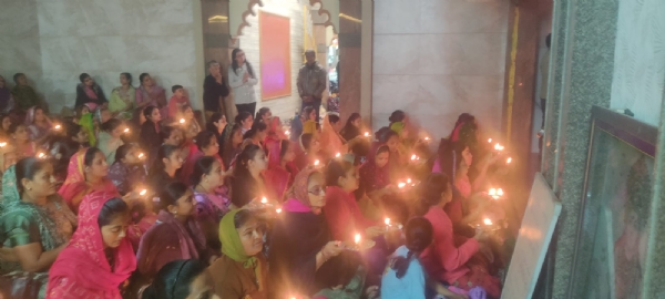 મહાલક્ષ્મી મંદિરે 108 દીપમાળાના શ્રુગાર દર્શન યોજાયા.