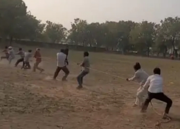 ચાણસ્મા RSS દ્વારા મકરસંક્રાંતિ ઉજવણી અંતર્ગત રસ્સાખેંચ સ્પર્ધાનું આયોજન કરવામાં આવ્યું.