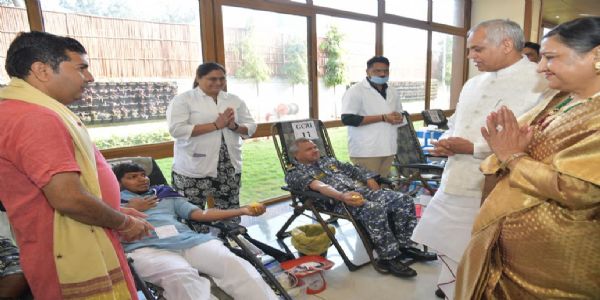 રાજ્યપાલ આચાર્ય દેવવ્રતના જન્મદિવસે લોકભવન ખાતે રક્તદાન શિબિરનું આયોજન