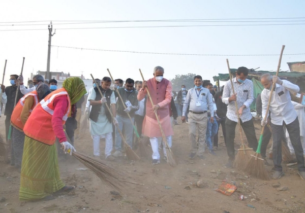 રાજ્યપાલ આચાર્ય દેવવ્રતના માર્ગદર્શનથી વિરમપુરમાં પ્રાકૃતિક ખેતી, સ્વચ્છતા અને પર્યાવરણ સંરક્ષણને નવી દિશા
