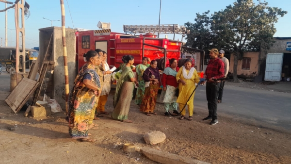 પોરબંદર મહાનગરપાલિકા દ્વારા એન.યુ.એલ.એમ. યોજના અંતર્ગત બહેનો માટે ફાયર સેફટી અંગે તાલીમ યોજાઇ.