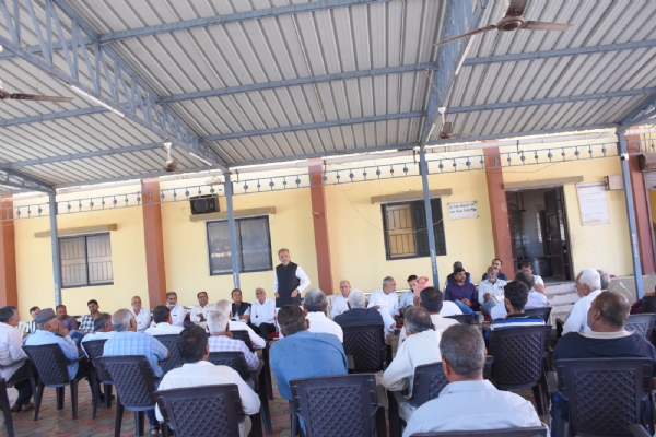 કેબિનેટ મંત્રી અર્જુન મોઢવાડિયાના હસ્તે  કેનાલના કામનું ખાતમુહૂર્ત કરાયું.