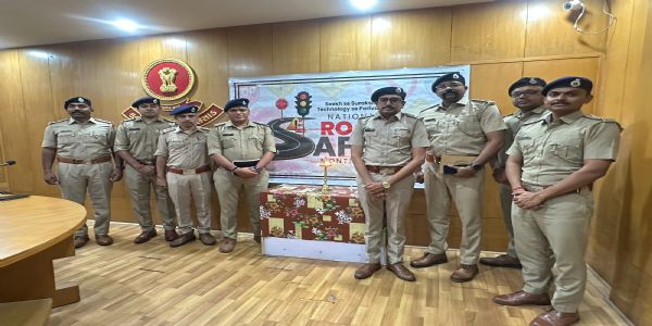 વલસાડ જિલ્લા કલેકટર ભવ્ય વર્માના અધ્યક્ષસ્થાને કલેકટર કચેરીથી માર્ગ સલામતી માસનો શુભારંભ