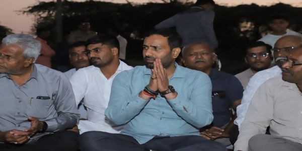 કુંકાવાવ તાલુકાના દેવગામ ખાતે પુરસરક્ષણ દીવાલના ખાતમુહૂર્તમાં મંત્રી કોશિક વેકારીયા ઉપસ્થિત, શિલાન્યાસ કર્યો