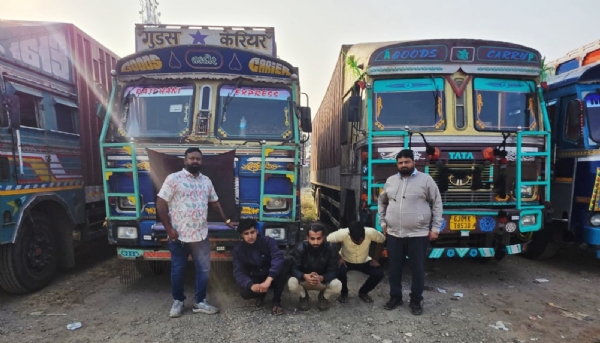 પાનોલી હાઈવે પરની હોટલ પરથી ખીચોખીચ પશુ ભરેલ 4 કન્ટેનર એડબલ્યુબીની ટીમે ઝડપી પાડ્યા